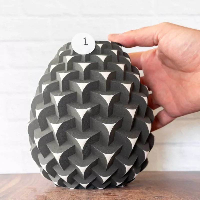 1-sgraffito-vase #1 – Sgraffito Vase