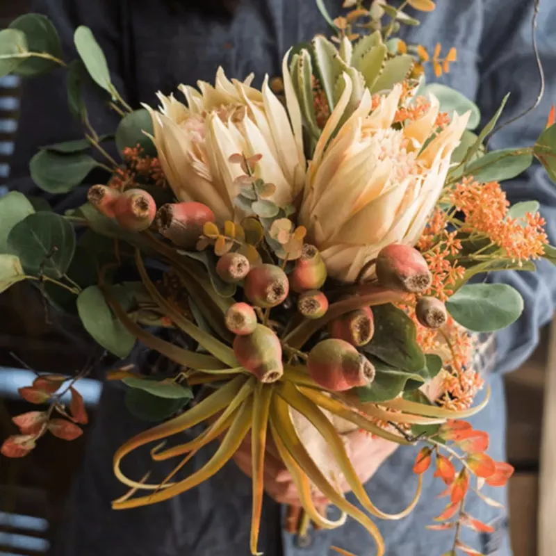 mountian-oriole-autumn-art-king-protea-bouquet Mountian Oriole Autumn Art King Protea Bouquet